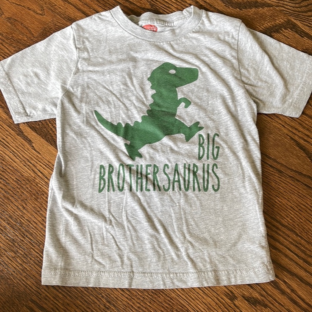 Boys tshirt size 4